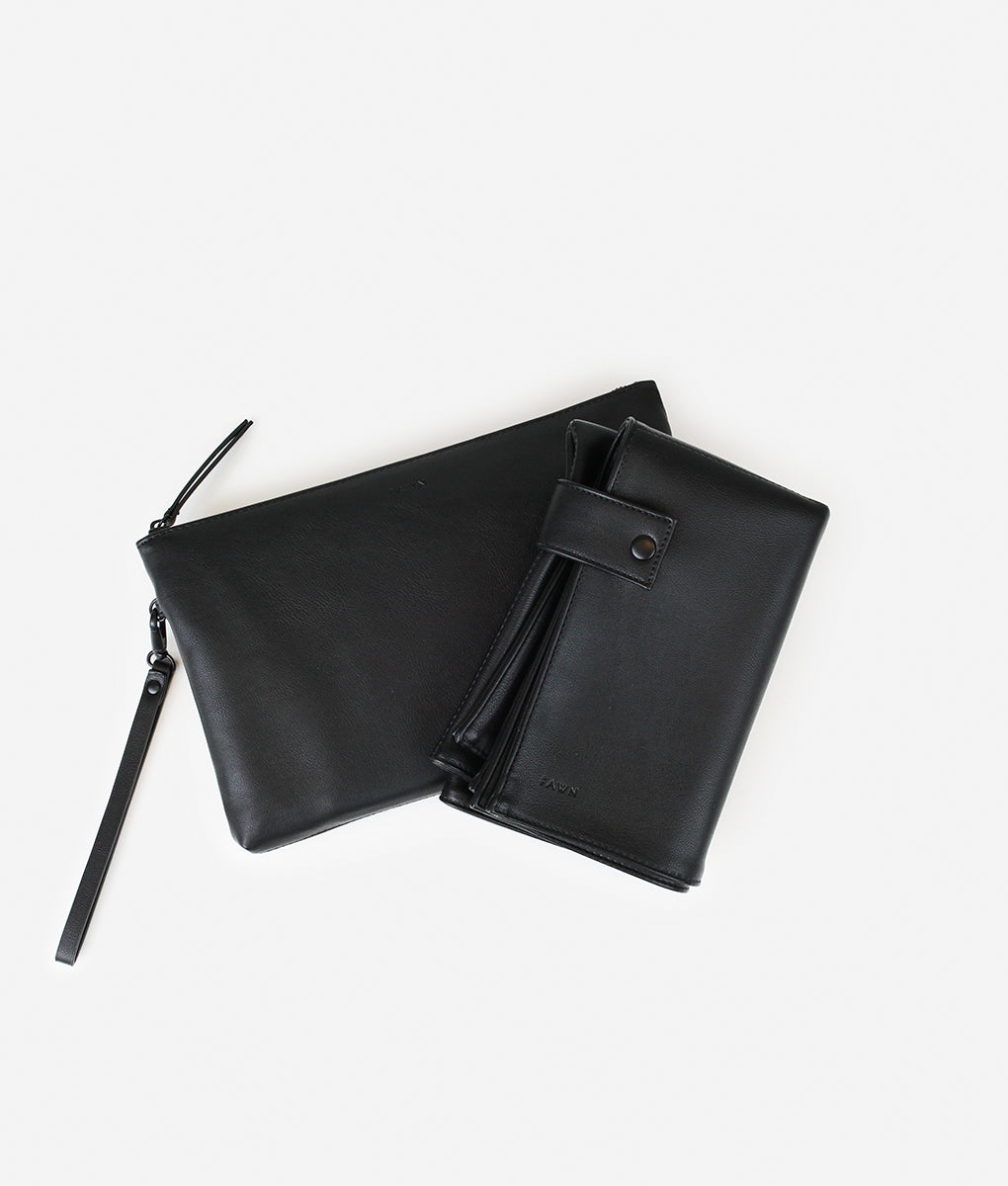 The Changing Clutch – Black / Black